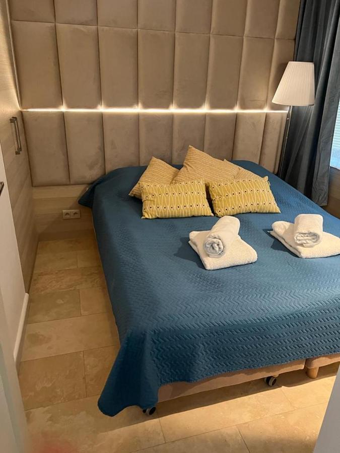 Sunnycliff Apartment Ревал Екстериор снимка